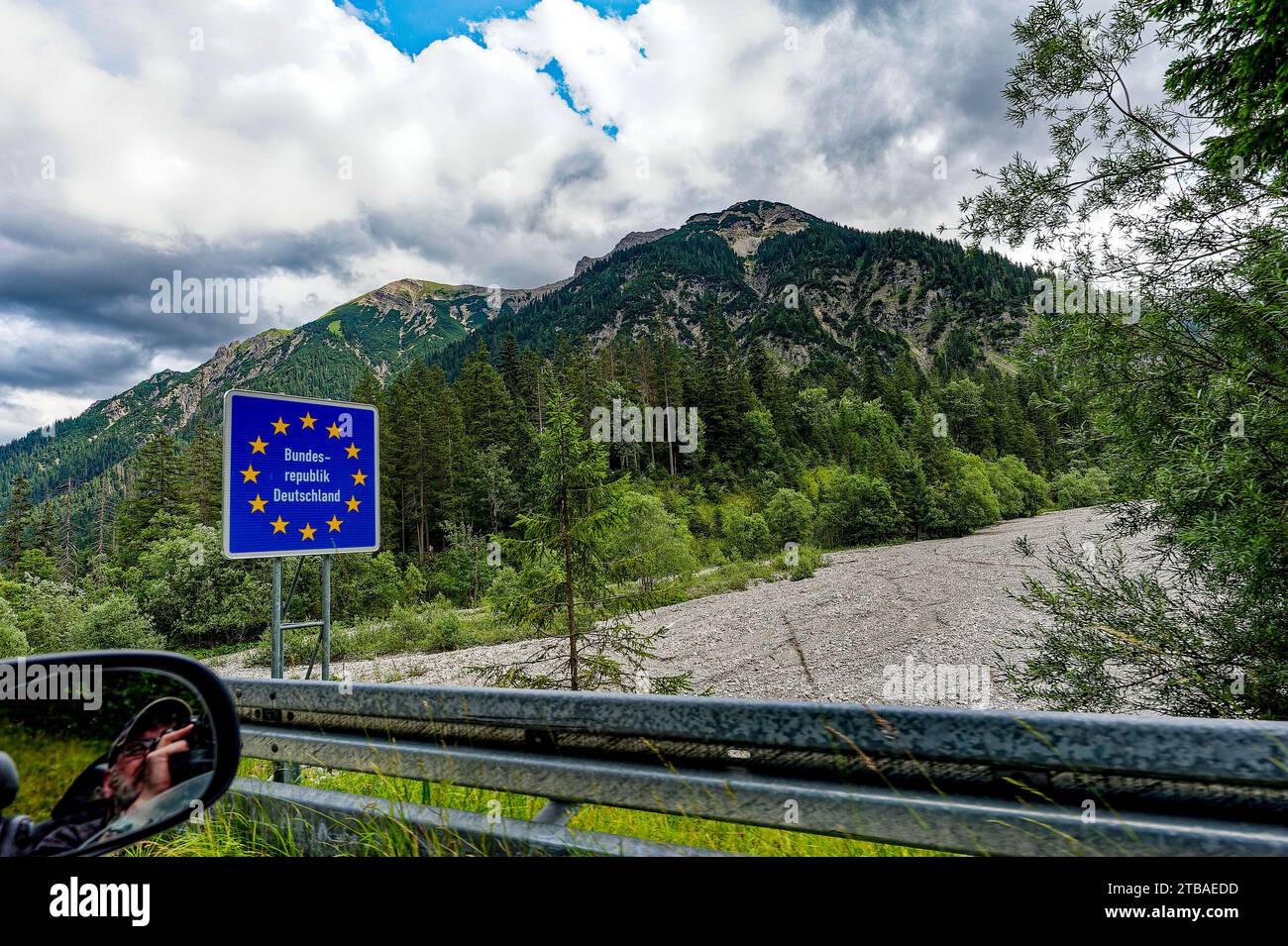 großer Alpsee, das vielseitige Naturerlebnis im Oberallgäu : der Große Alpsee-Rundweg Banque D'Images