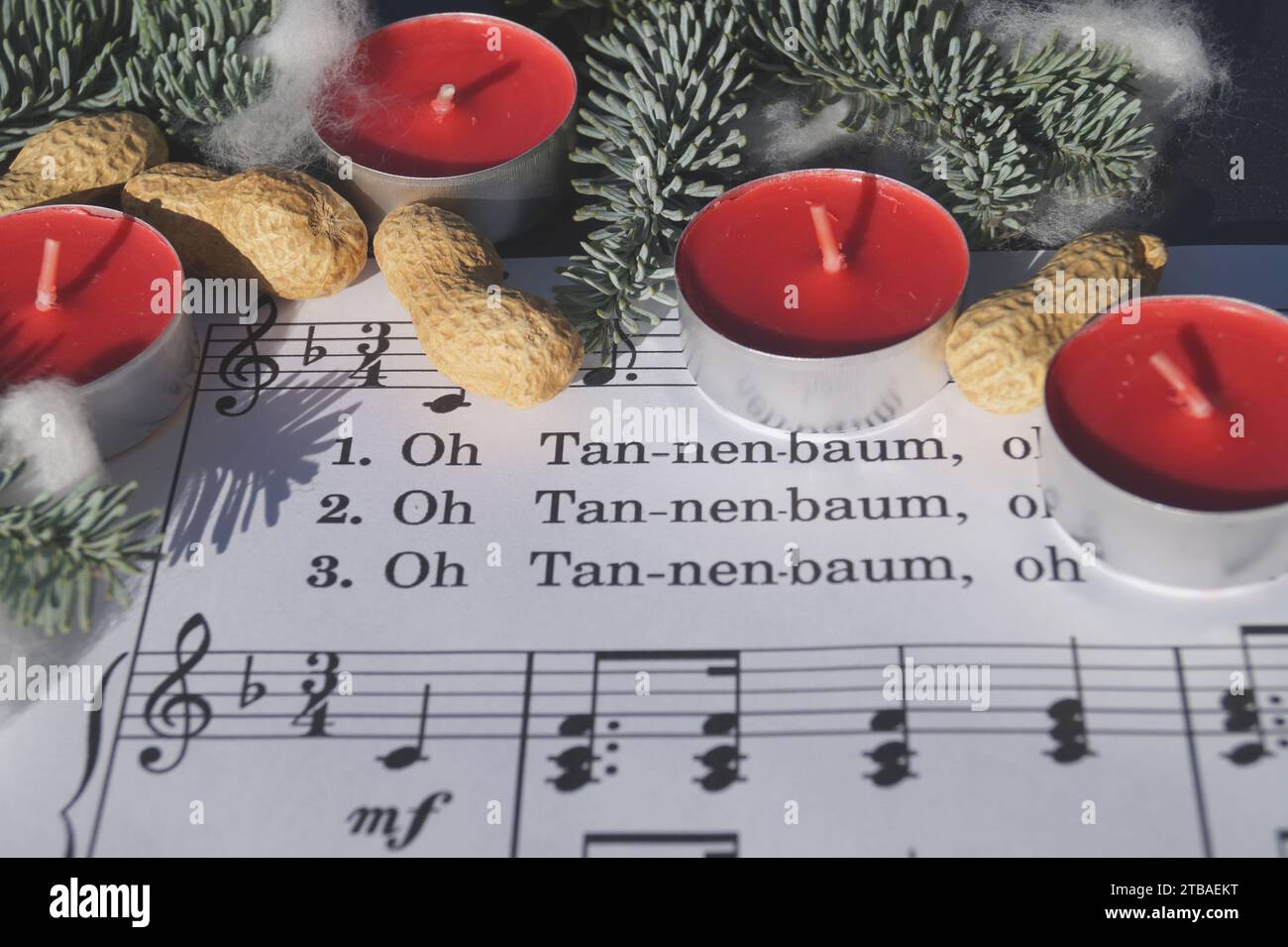 Lot De 4 Mini Sapins De Noël En Cristal Lumineux - LED, Avec Oiseau Rotatif, Décorations De Table - 10