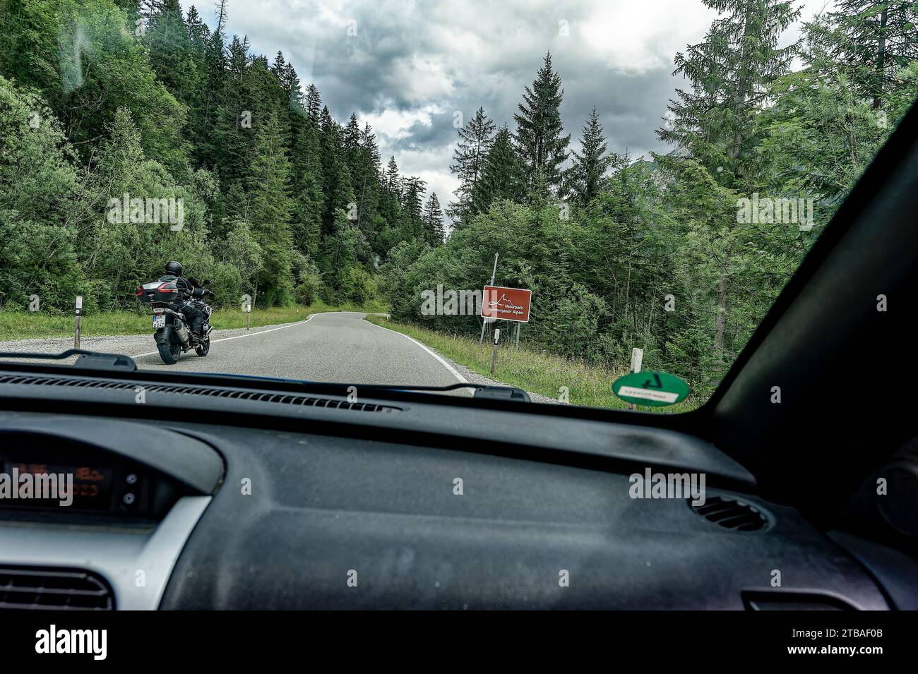 großer Alpsee, das vielseitige Naturerlebnis im Oberallgäu : der Große Alpsee-Rundweg Banque D'Images