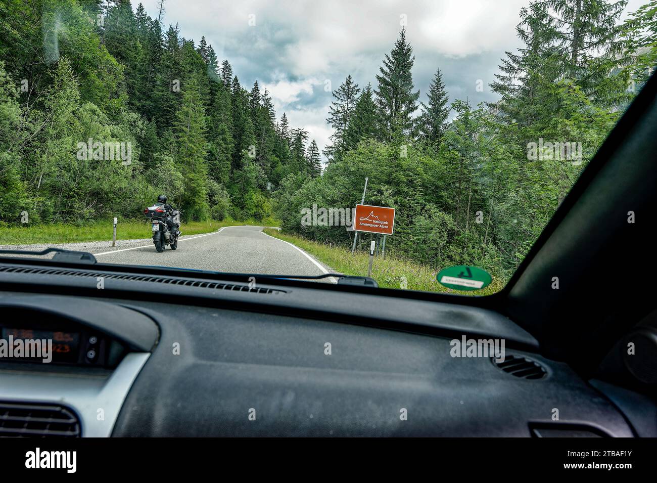 großer Alpsee, das vielseitige Naturerlebnis im Oberallgäu : der Große Alpsee-Rundweg Banque D'Images