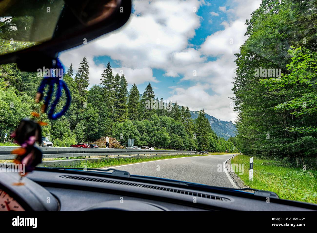 großer Alpsee, das vielseitige Naturerlebnis im Oberallgäu : der Große Alpsee-Rundweg Banque D'Images