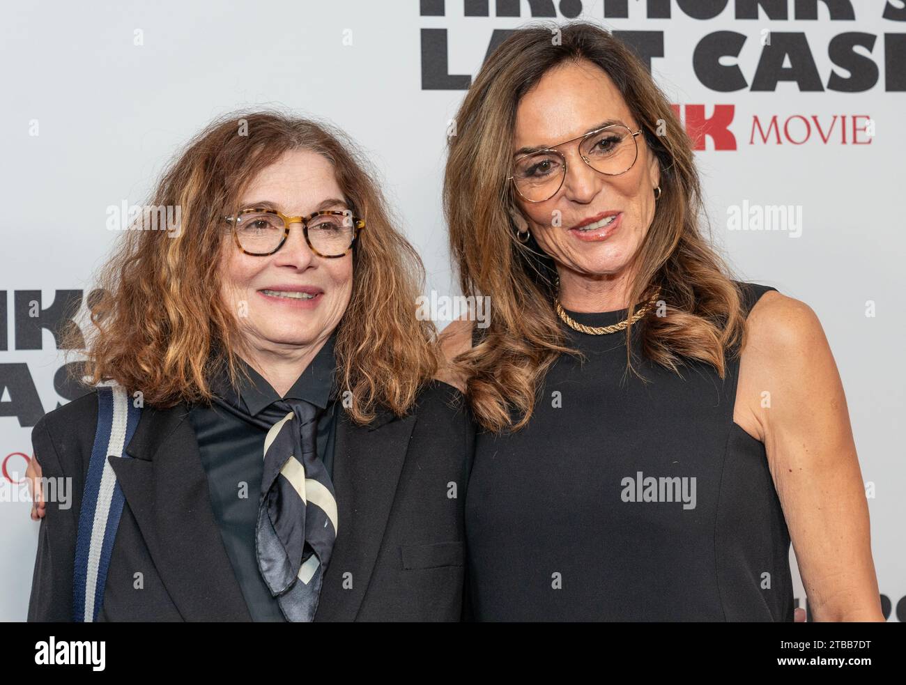 Melanie Mayron et Polly Draper assistent à la première de MR. Monk's Last case : a Monk Movie au Metrograph à New York le 5 décembre 2023 Banque D'Images