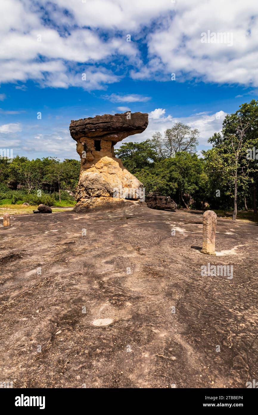 Phu Phra Bat Historical Park, pierre naturelle de champignon avec chambre artificielle, stèles, Ban Phue, Udon Thani, Thaïlande, Asie du Sud-est, Asie Banque D'Images