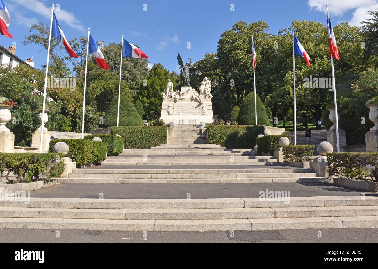 Le monument aux morts, Mémorial de guerre, de Béziers, France, construit en 1925, exceptionnellement, ne liste pas les soldats individuels. Sculpteur Jean-Antoine Injalbert Banque D'Images