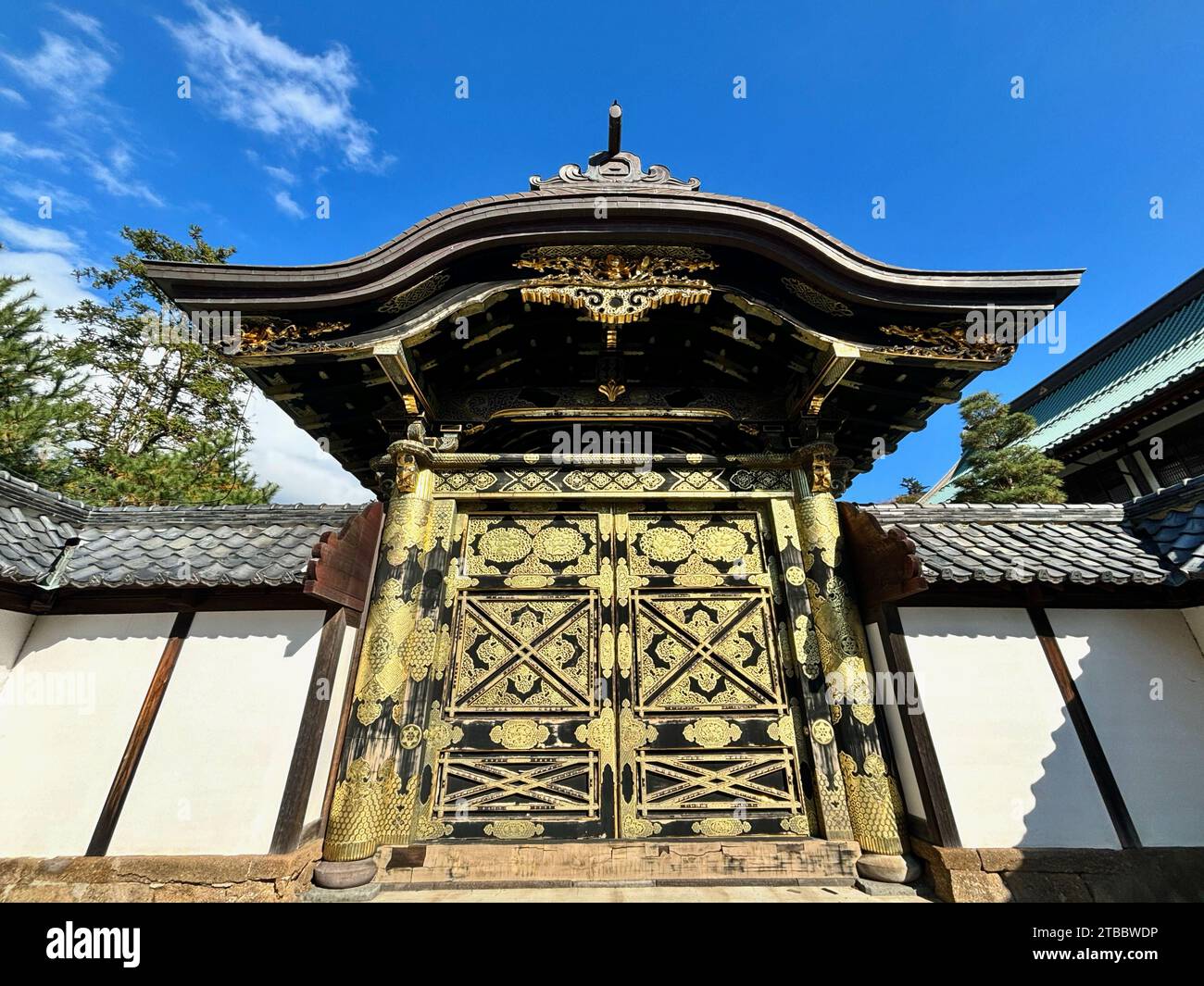 Le Karamon ou 'Grand Gate' au temple Kencho-ji à Kamakura, Japon. Banque D'Images