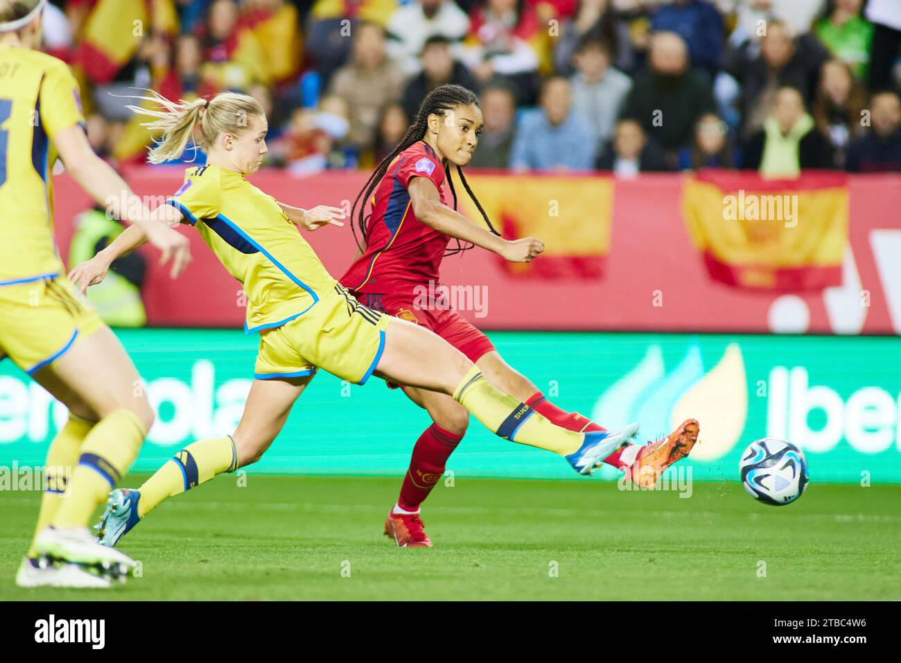 Salma Paralluelo d'Espagne lors du match de football du groupe D entre l'Espagne et la Suède de l'UEFA Women's Nations League, le 5 décembre 2023 au stade la Rosaleda de Malaga, Espagne Banque D'Images
