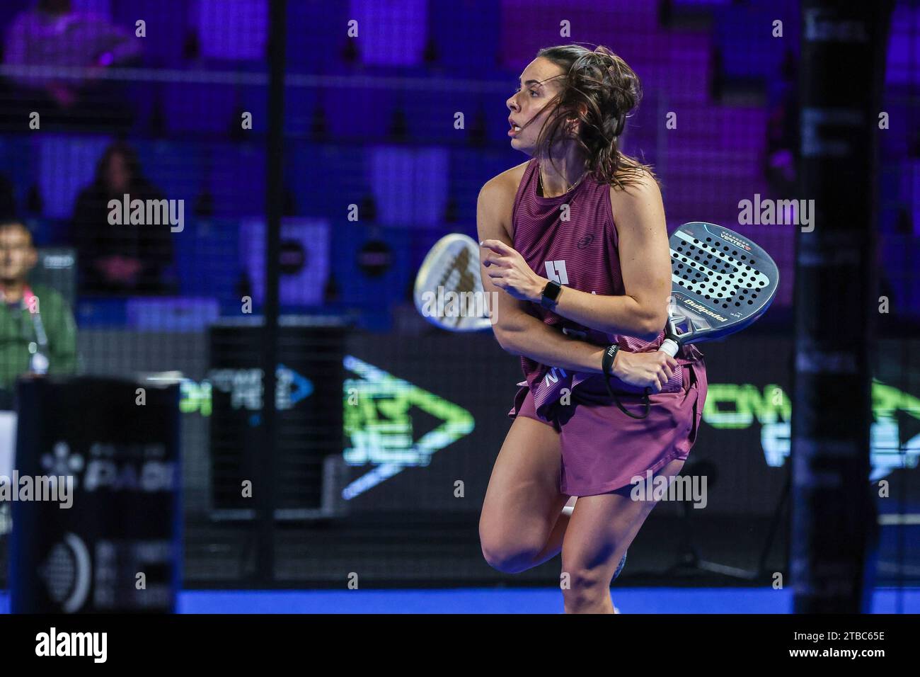 Milan, Italie. 05 décembre 2023. Araujo Sofia (por) en action lors de la première Padel P1 de Milan à Allianz Cloud Arena. (Photo de Fabrizio Carabelli/SOPA Images/Sipa USA) crédit : SIPA USA/Alamy Live News Banque D'Images