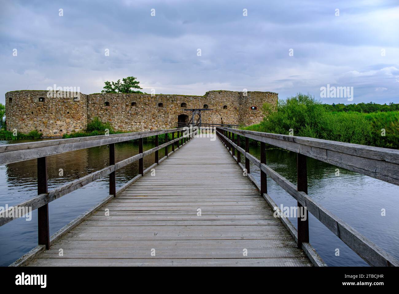 Vue panoramique sur les ruines du château de Kronoberg (Kronobergs slottsruin), Växjö, Smaland, Kronobergs län, Suède. Banque D'Images