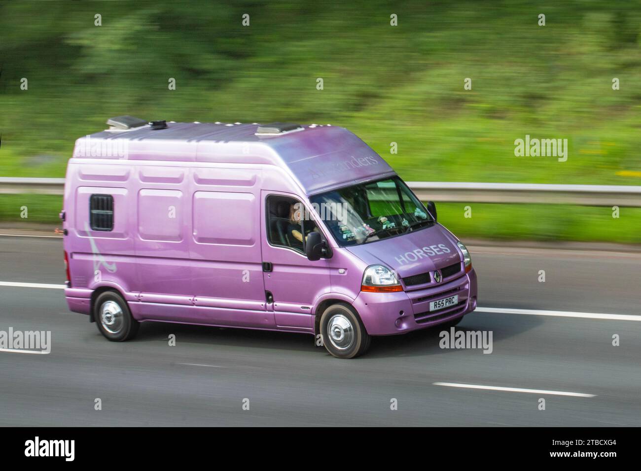 2006 Rose RENAULT Master LM 35 DCI 100 P/V 2463 cc manuelle à 5 vitesses chevaux en transit. Banque D'Images