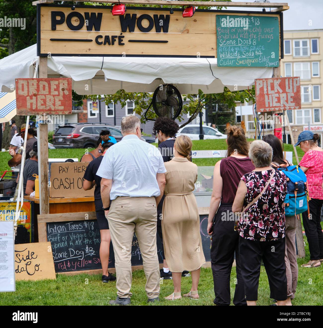 pow wow café, cuisine indigène servie lors d'un événement en plein air à Halifax Banque D'Images