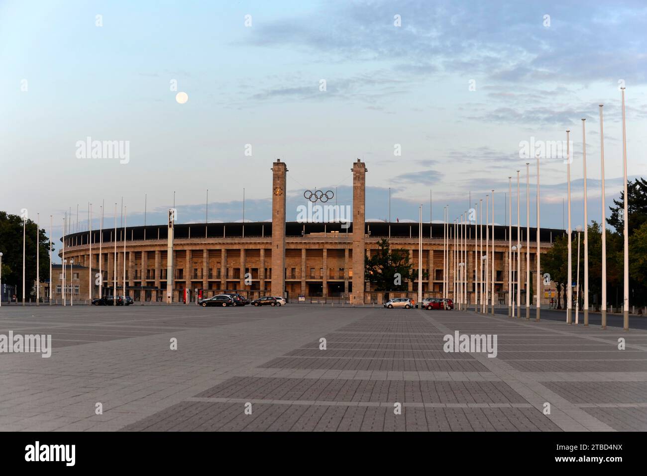 Stade olympique de Berlin par l'architecte Werner Mars 1936, reconstruction avec construction de toit par Gerkan, Marg et partenaires 2004, Charlottenburg Banque D'Images