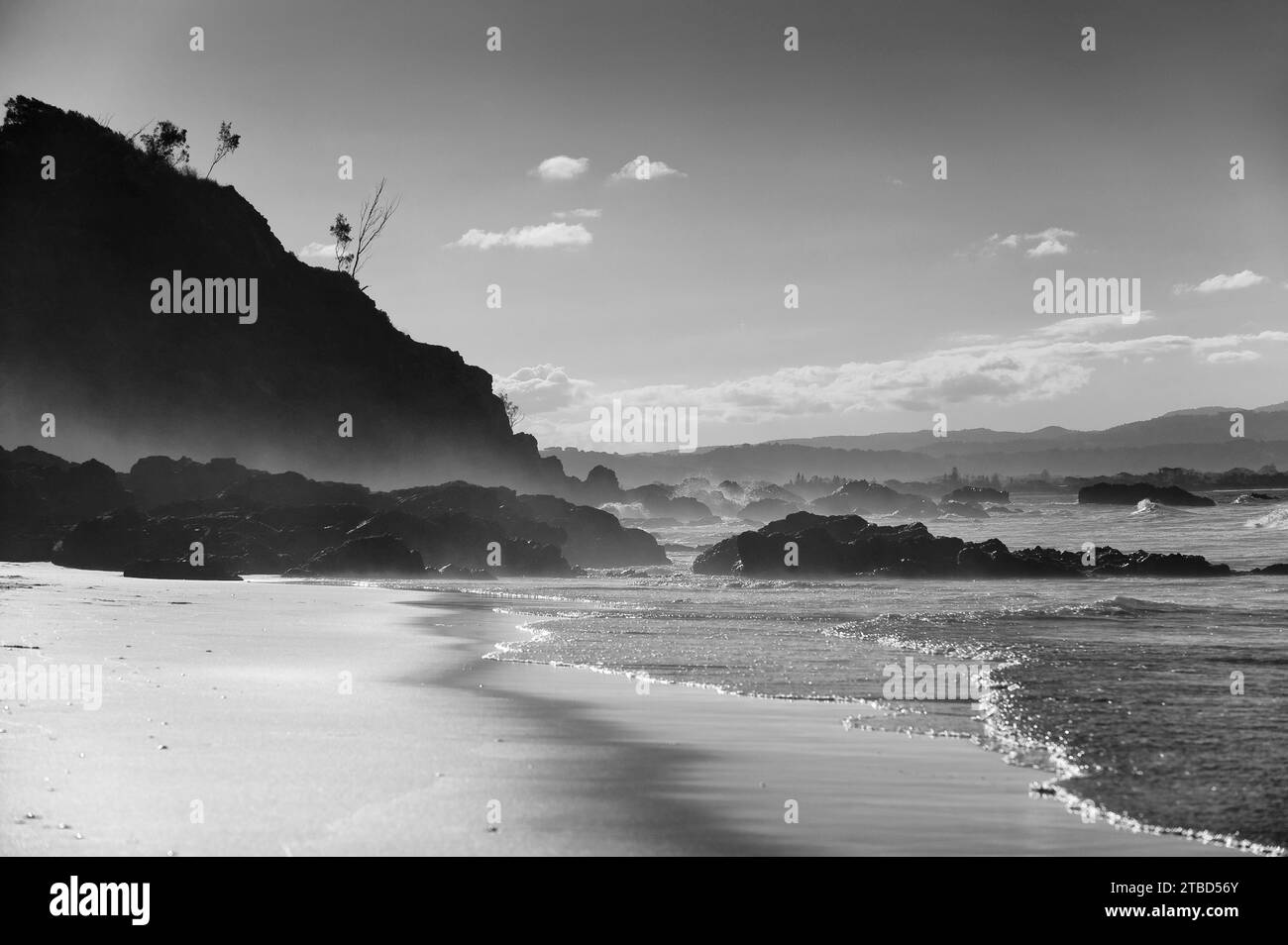 Noir et blanc, monochrome, mer, plage, paysage, plage de Watego à Byron Bay, Queensland, Australie Banque D'Images