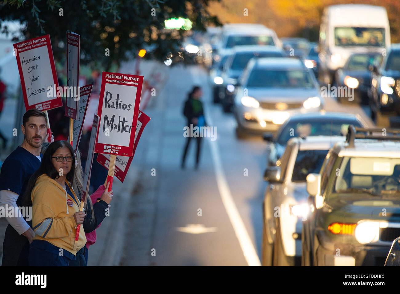 6 décembre 2023 : les infirmières autorisées du centre médical Ascension Seton organisent une grève d'une journée pour protester contre les conditions dangereuses, les problèmes d'équipement et les problèmes de personnel. Austin, Texas. Mario Cantu/CSM Banque D'Images