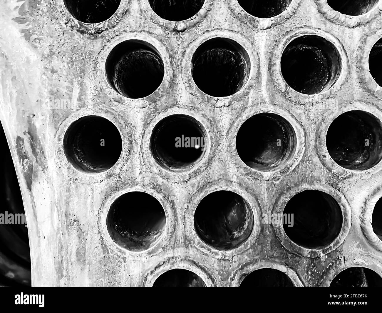 Chambre de cuisson centrale d'une chaudière à plaques et tubes ouverte pour l'entretien et la réparation. Banque D'Images