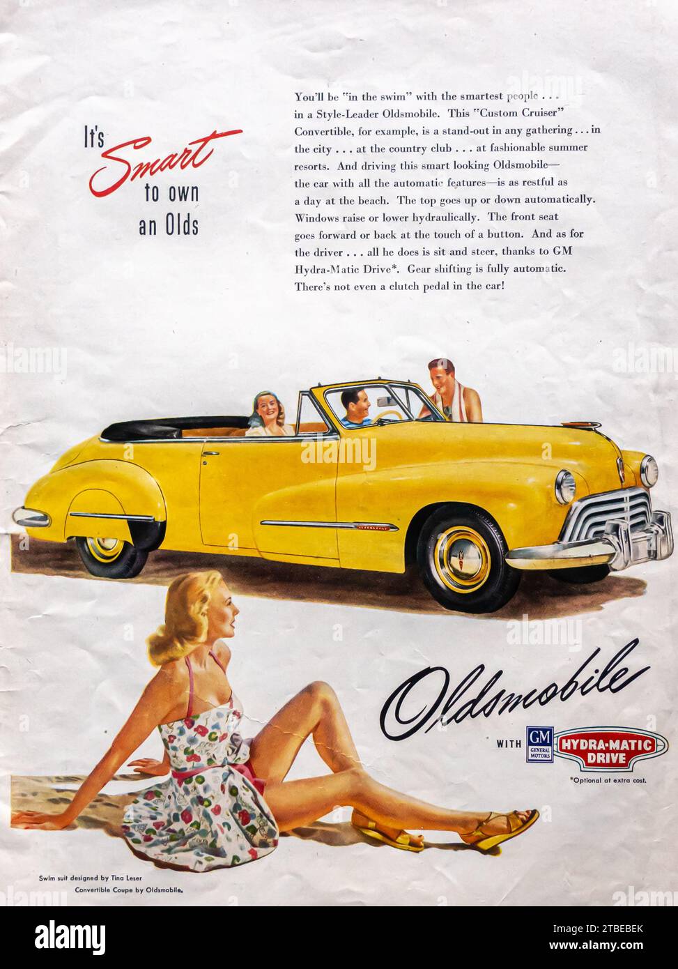 Publicité sur le coupé cabriolet Oldsmobile 1947 Hydra-Matic Drive. Un modèle féminin en maillot de bain conçu par Tino Leser Banque D'Images