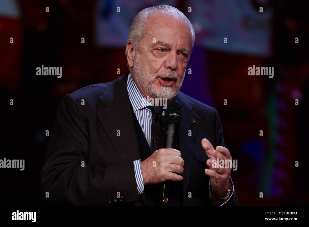 Le président italien de SSC Napoli, Aurelio de Laurentiis, lors de la neuvième édition des Gazzetta Sports Awards, la cérémonie de remise des prix dédiée aux stars du sport, organisée par la Gazzetta dello Sport à Naples le 6 décembre 2023 à bord du MSC Fantasia. Banque D'Images