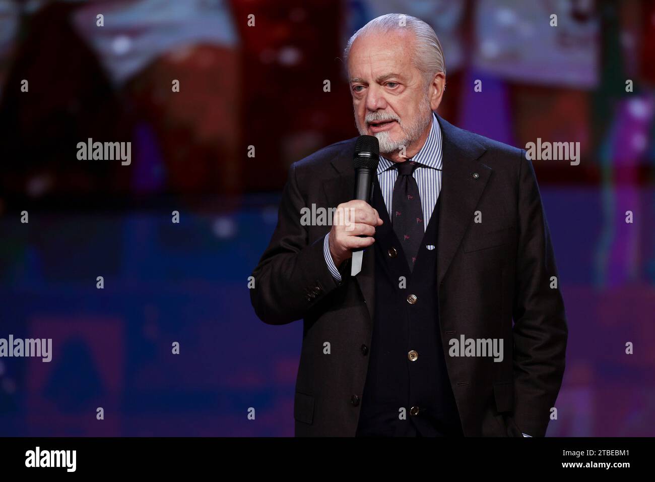 Le président italien de SSC Napoli, Aurelio de Laurentiis, lors de la neuvième édition des Gazzetta Sports Awards, la cérémonie de remise des prix dédiée aux stars du sport, organisée par la Gazzetta dello Sport à Naples le 6 décembre 2023 à bord du MSC Fantasia. Banque D'Images