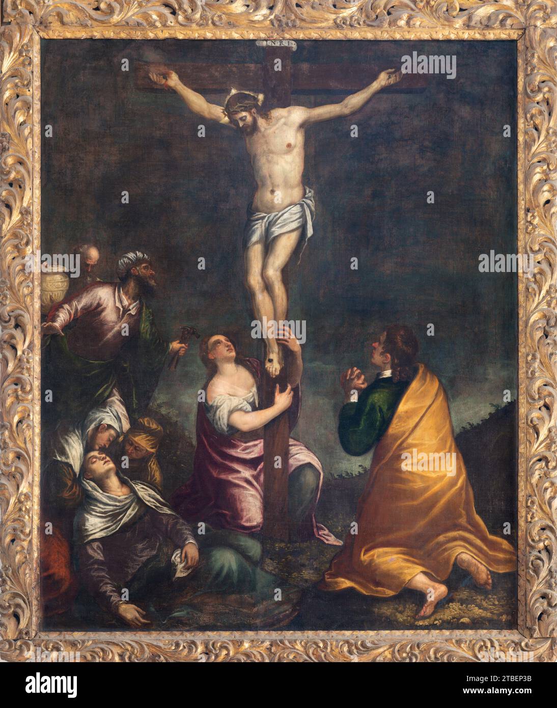 VICENCE, ITALIE - 7 NOVEMBRE 2023 : la peinture de Crucifixion dans l'église Chiesa di San Giuliano par un artiste inconnu. Banque D'Images
