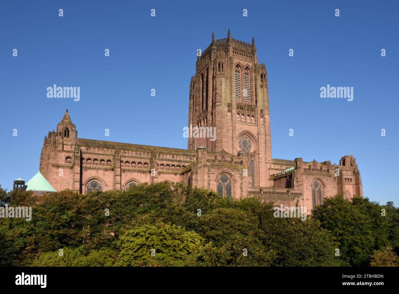 Façade est de la cathédrale anglicane de Liverpool (1904-1978), conçue par Giles Gilbert Scott, sur St. James Mount, Liverpool Angleterre Royaume-Uni Banque D'Images