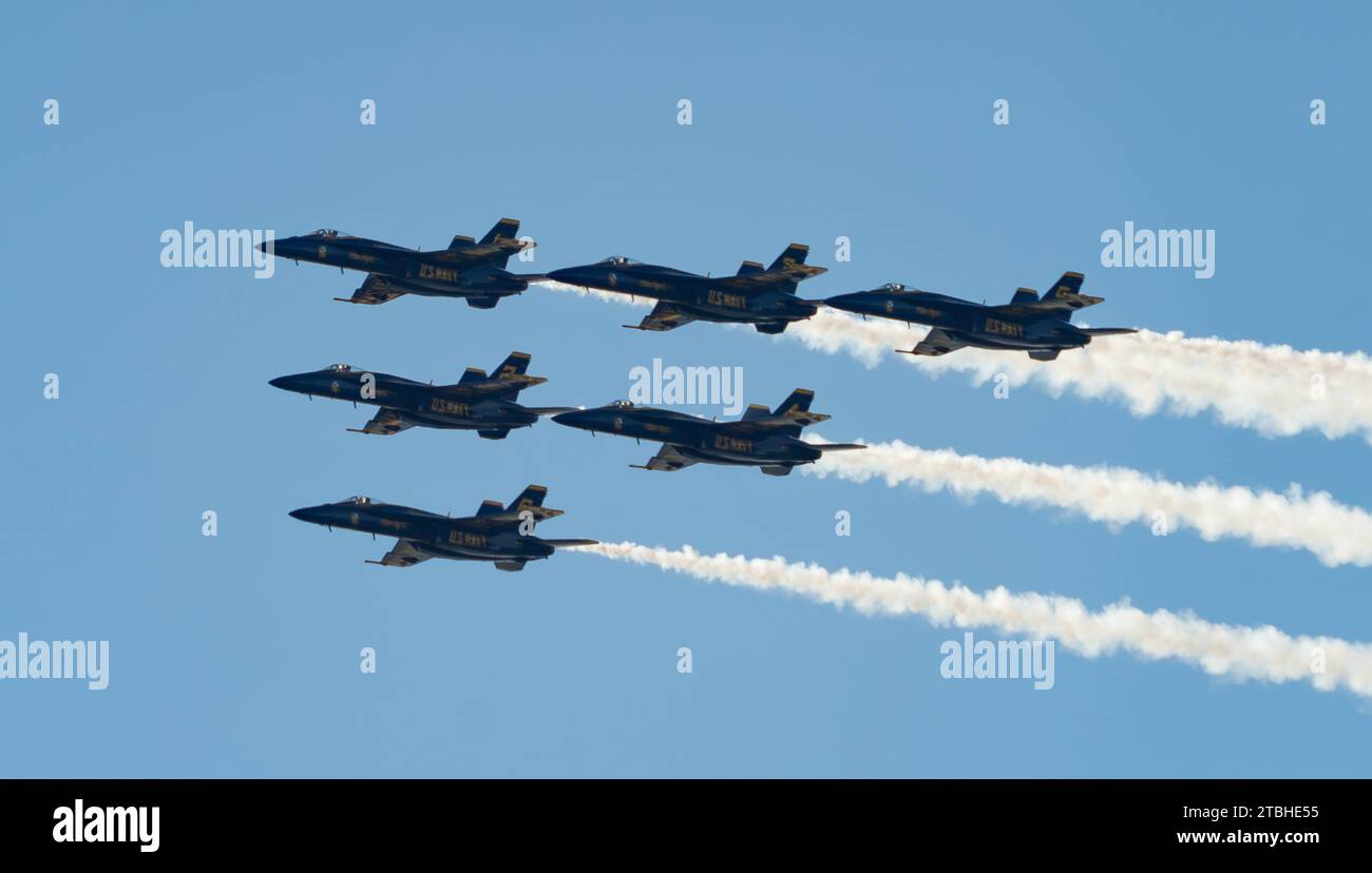 San Francisco, États-Unis, 8 octobre 2023, les Blue Angels exhibent la semaine de la flotte de la marine au-dessus de la baie de San Francisco Banque D'Images
