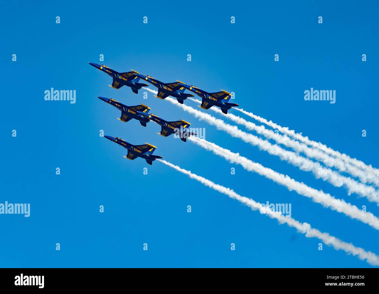 San Francisco, États-Unis, 8 octobre 2023, les Blue Angels exhibent la semaine de la flotte de la marine au-dessus de la baie de San Francisco Banque D'Images