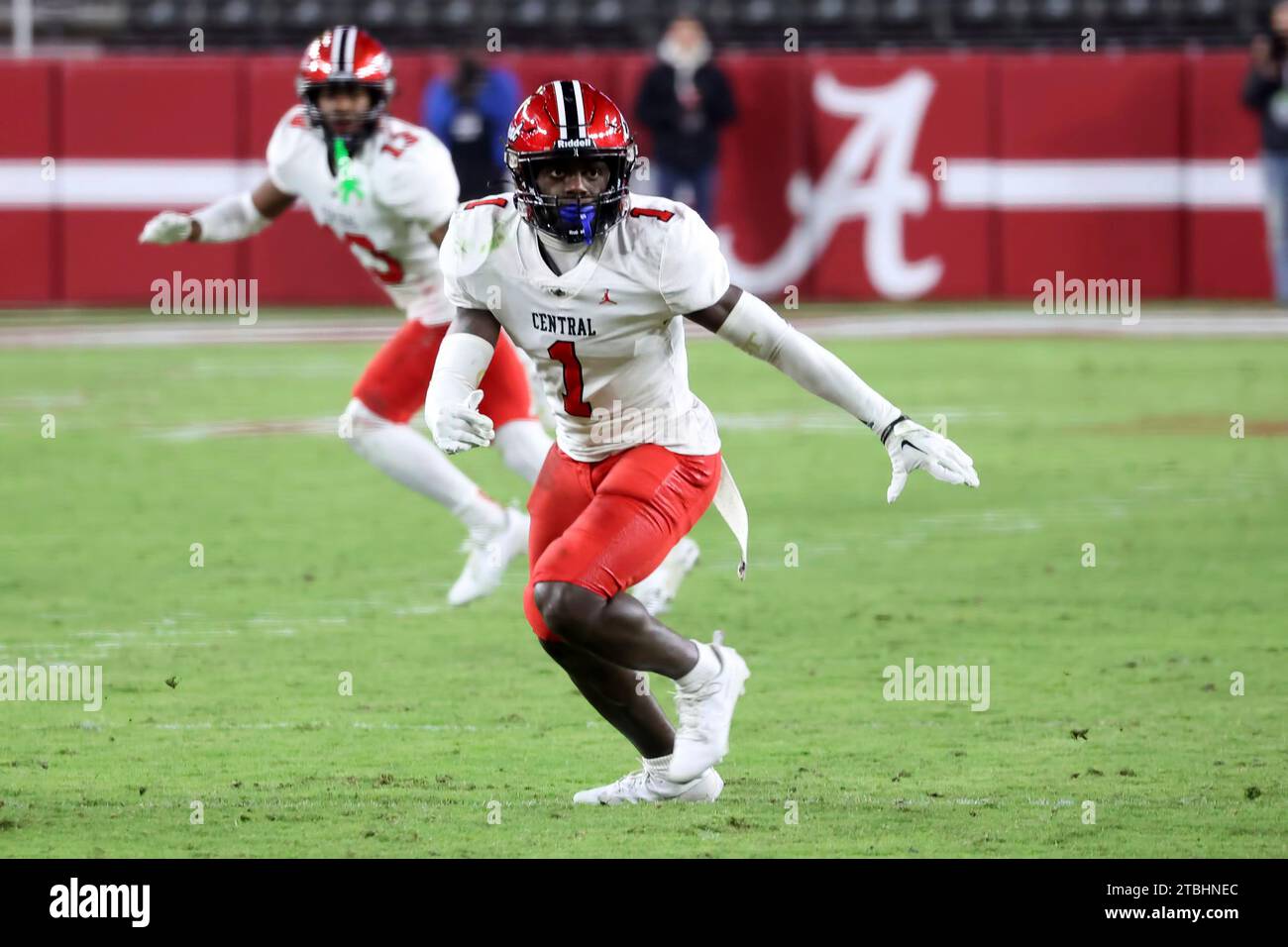 TUSCALOOSA, AL - DECEMBER 06: Central-Phenix City Red Devils defensive back Jiquan Sanks (1) during the Alabama High School 7A championship game between the Thompson Warriors and the Central-Phenix City Red Devils on December 6th, 2023 at Bryant-Denny Stadium in Tuscaloosa, Alabama. (Photo by Michael Wade/Icon Sportswire) (Icon Sportswire via AP Images) Banque D'Images