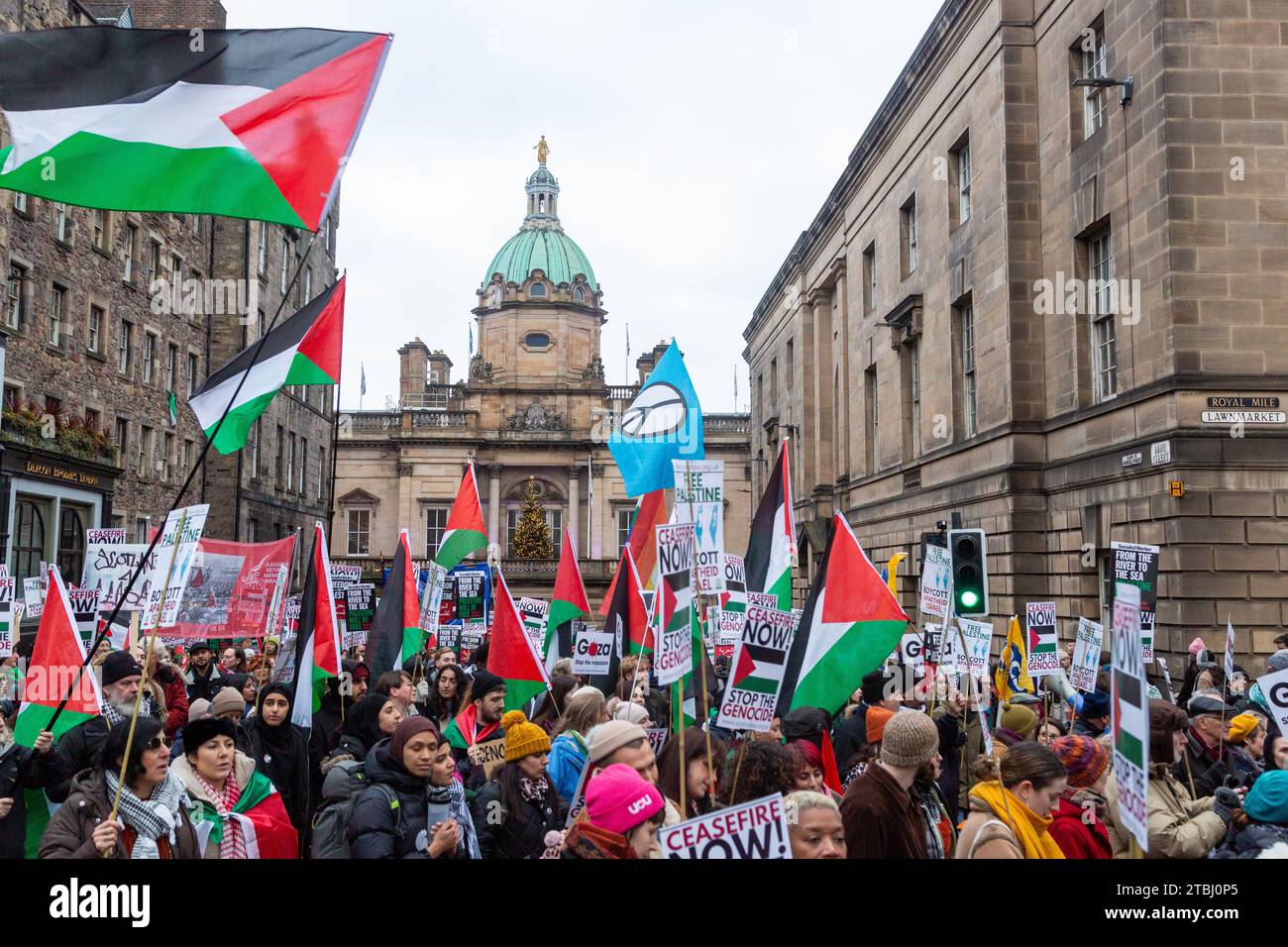 Une grande manifestation pour la Palestine à Edimbourg pour exiger la fin du siège de Gaza, un cessez-le-feu immédiat et permanent Banque D'Images