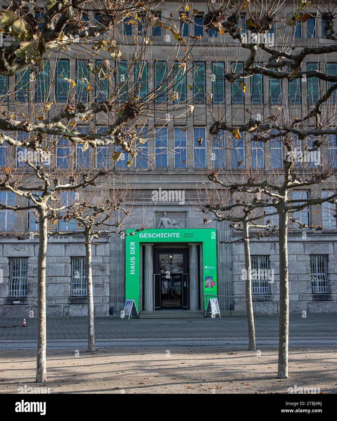 07.12.2023. Düsseldorf. Haus der Geschichte NRW an der Düsseldorfer Rheinuferpromenade. Banque D'Images