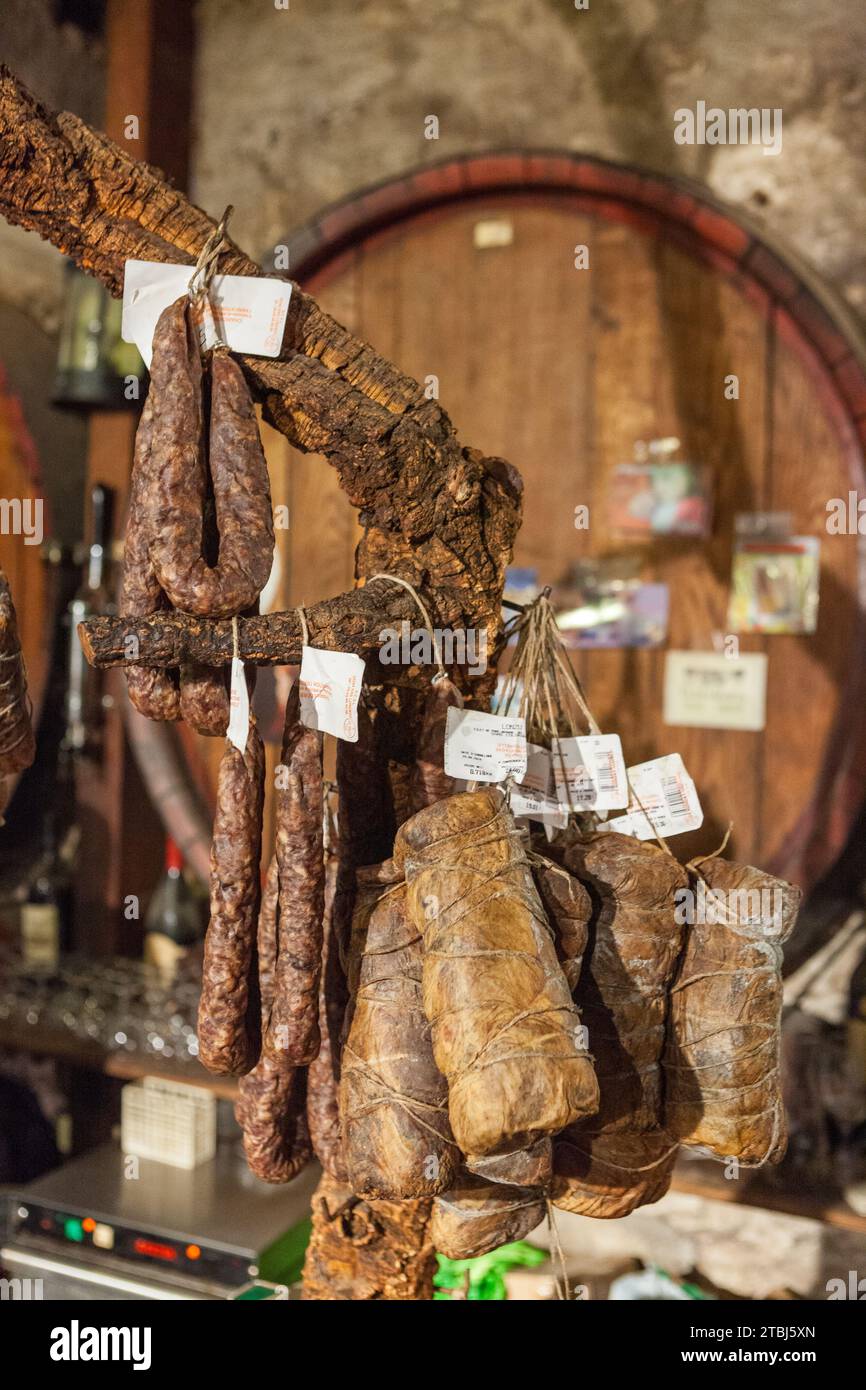 Charcuterie Corse à la vieille Cave, Corte, Corse-du-sud, Corse, France. Banque D'Images