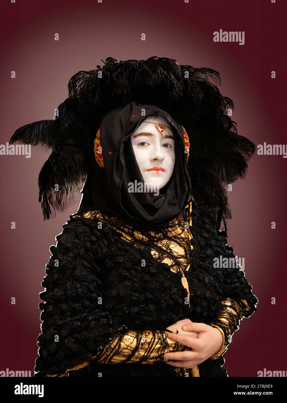 NEC, BIRMINGHAM, ROYAUME-UNI - 3 DÉCEMBRE 2023. Une cosplayeuse habillée en Queen Amidala de la série de films Star Wars lors d'un événement britannique Comic con Banque D'Images