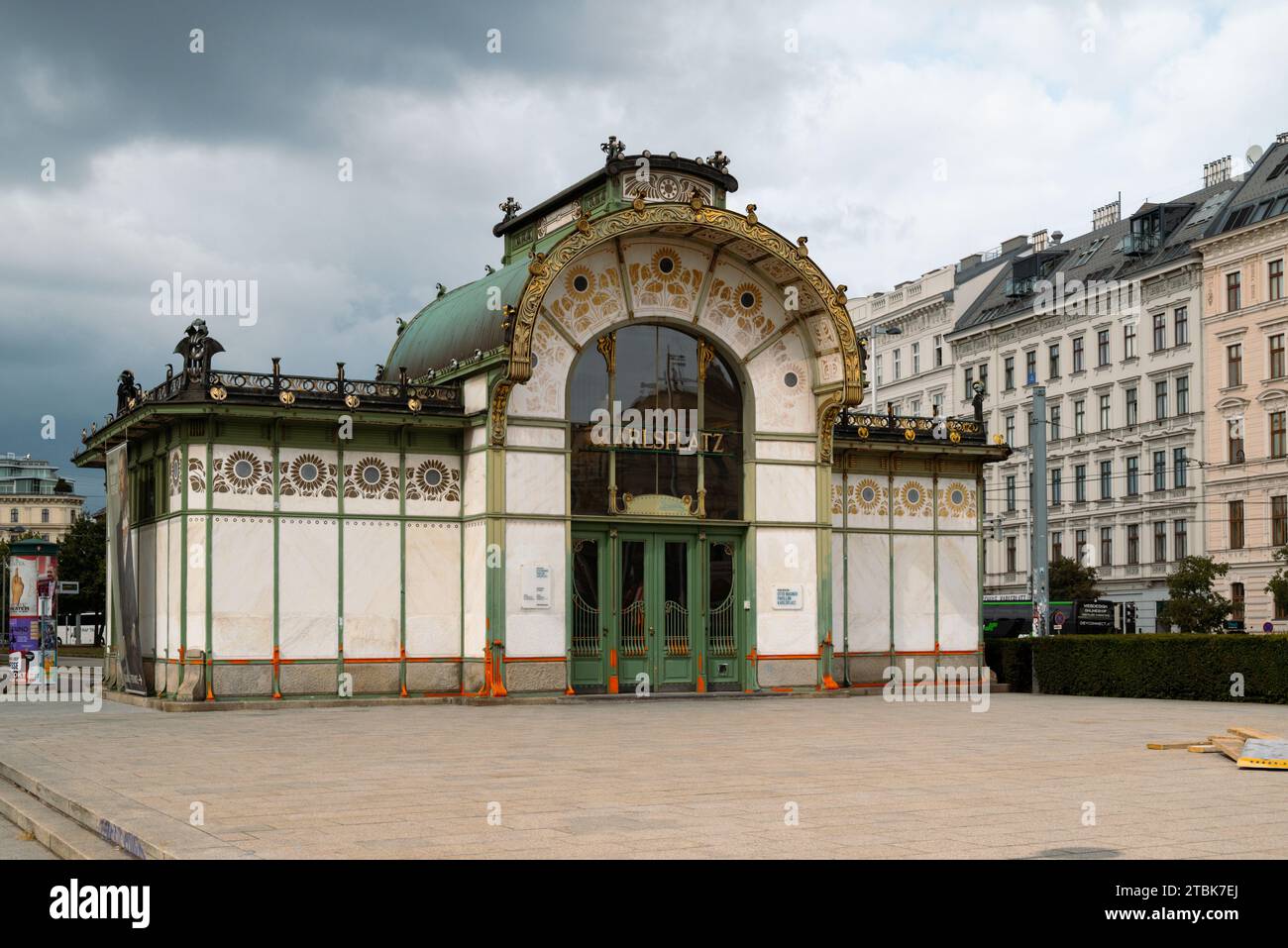 Vienne, Autriche. 29 septembre 2023. Karlsplatz Stadtbahn Station - célèbre gare de Vienne conçue par Otto Wagner, l'un des auteurs de Vienn Banque D'Images