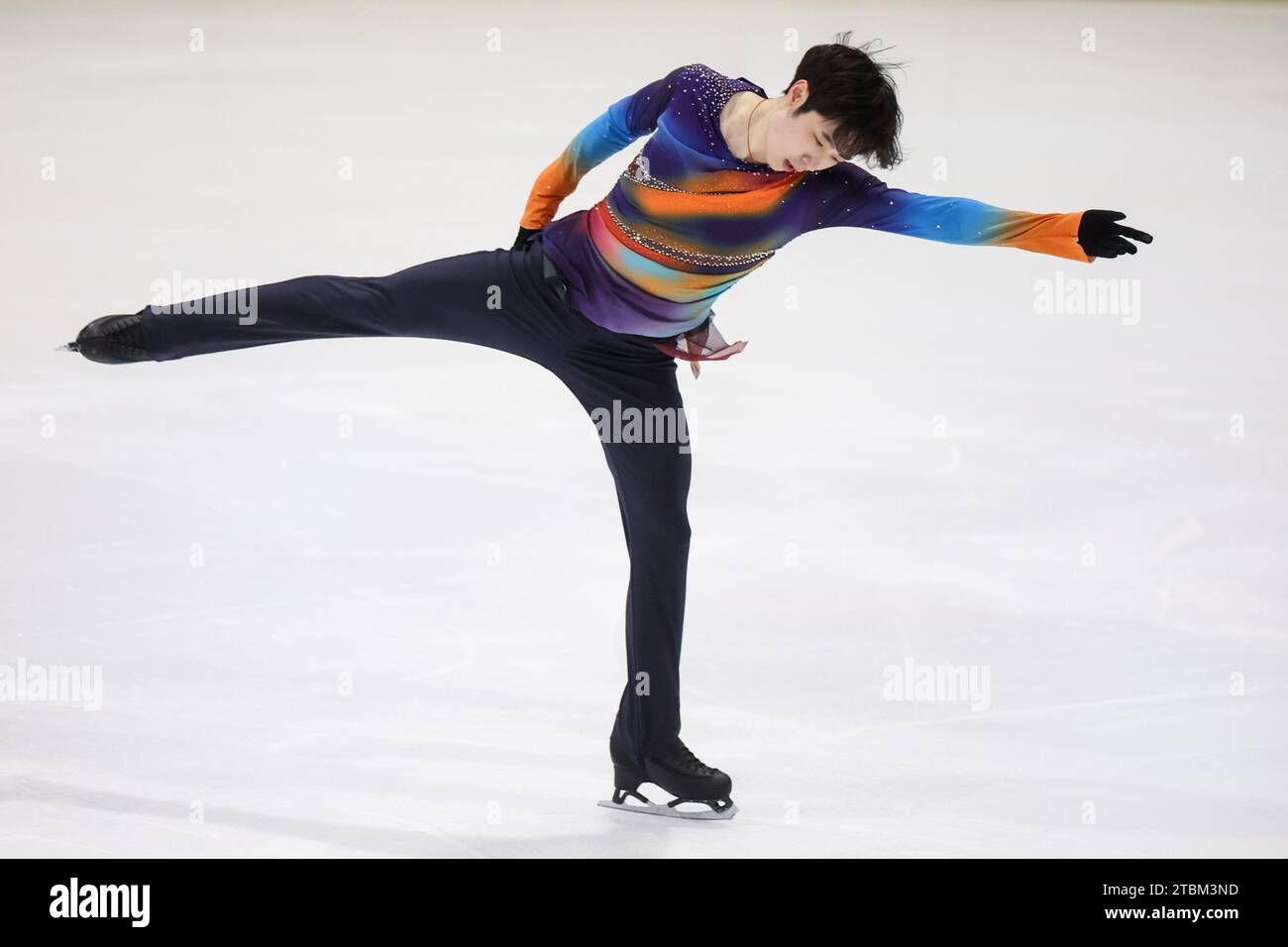 (231208) -- ZAGREB, 8 déc. 2023 (Xinhua) -- Jin Boyang, de Chine, participe à la compétition masculine de patinage libre au Golden Spin de l'ISU à Zagreb, en Croatie, le 7 décembre 2023. (Igor Kralj/PIXSELL via Xinhua) Banque D'Images