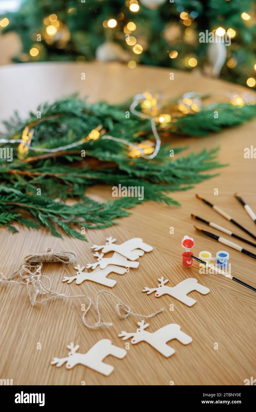 Fournitures d'artisanat de Noël, décor de sapin orné Banque D'Images