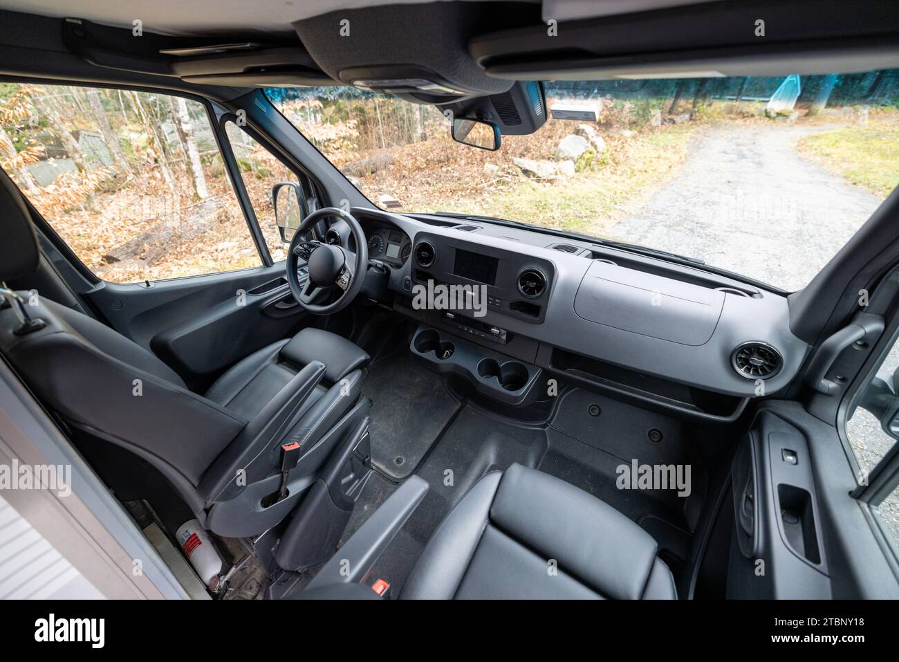 intérieur de siège avant d'un véhicule sur une voie de campagne Banque D'Images