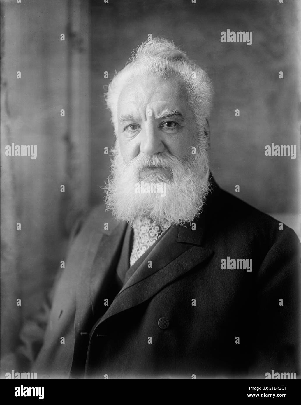 Alexander Graham Bell. La Bibliothèque du Congrès le date entre 1905 et 1945. J'ai fait un peu de recherche et c'est probablement à partir de 1914. Banque D'Images