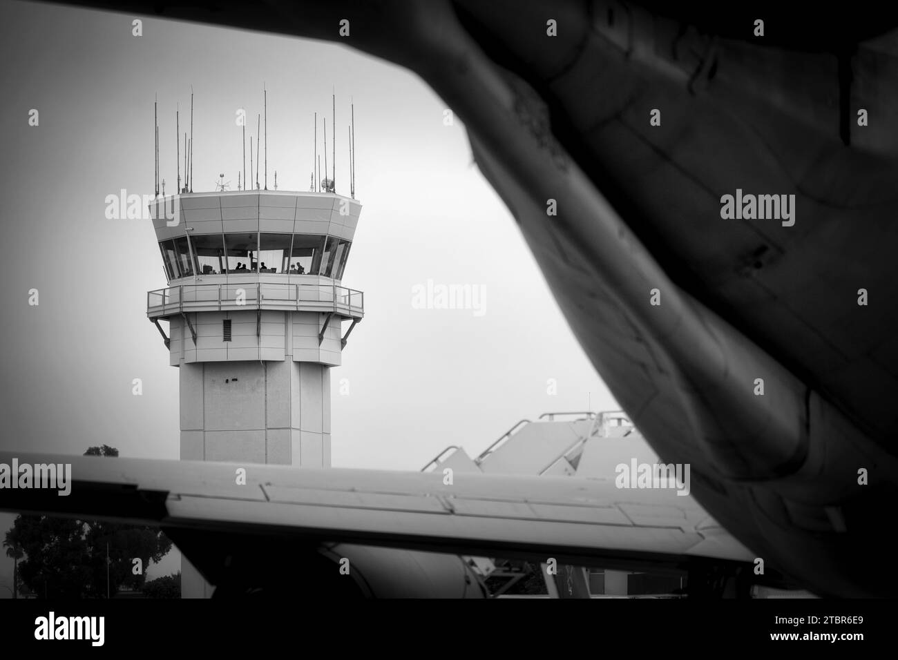 La tour Miramar de la Marine corps Air Station (MCAS) lors du salon aéronautique américain 2023 à Miramar, en Californie. Banque D'Images