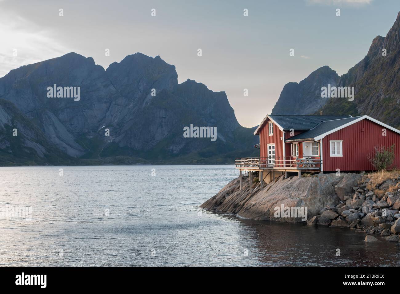 Cabanes de pêche ou rorbuer, îles Lofoten, Norvège Banque D'Images