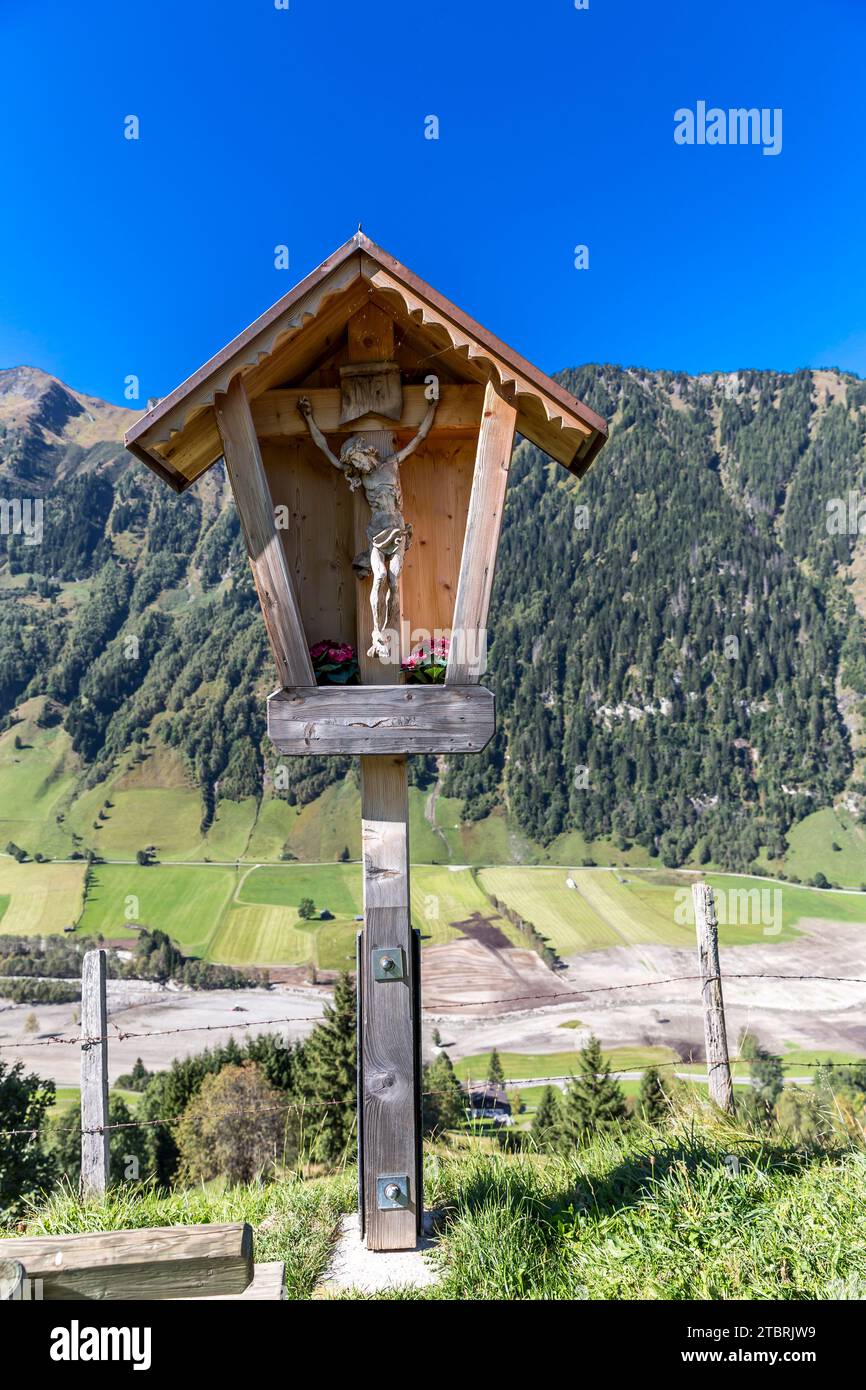 Croix de prière, Fröstlbergweg, Fröstlberg, Rauris, Vallée de Rauris, Pinzgau, Salzburger Land, Autriche Banque D'Images