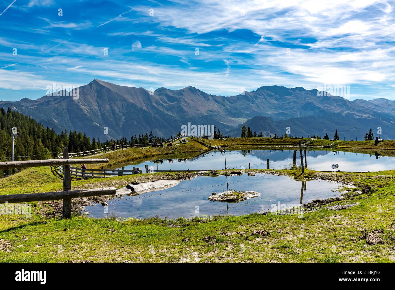 Lac de montagne, station de montagne Hochalmbahn, derrière Kramkogel, 2454 m, Hundskopf, 2404 m, Gamskogel, 2436 m, Rauris, Raurisertal, Pinzgau, Salzburger Land, Autriche Banque D'Images