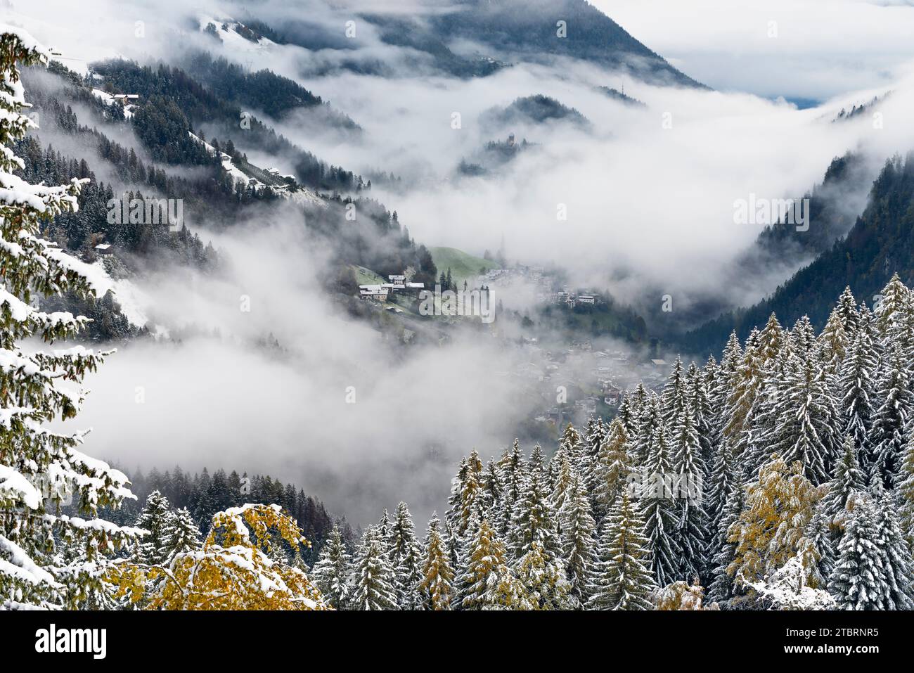 Paysage, chutes de neige dans le village de San Pancrazio, Europe, Italie, Trentin Tyrol du Sud, province de Bolzano, San Pancrazio Banque D'Images