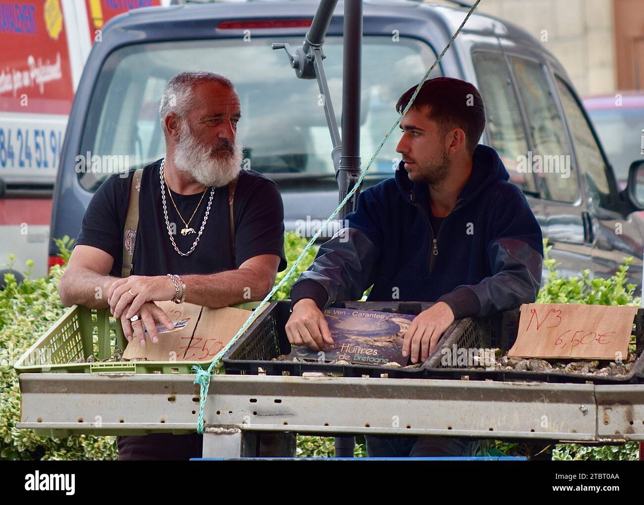 Négociants de marché français, légumes biologiques, Bretagne Bretagne, France, septembre 2023 Banque D'Images