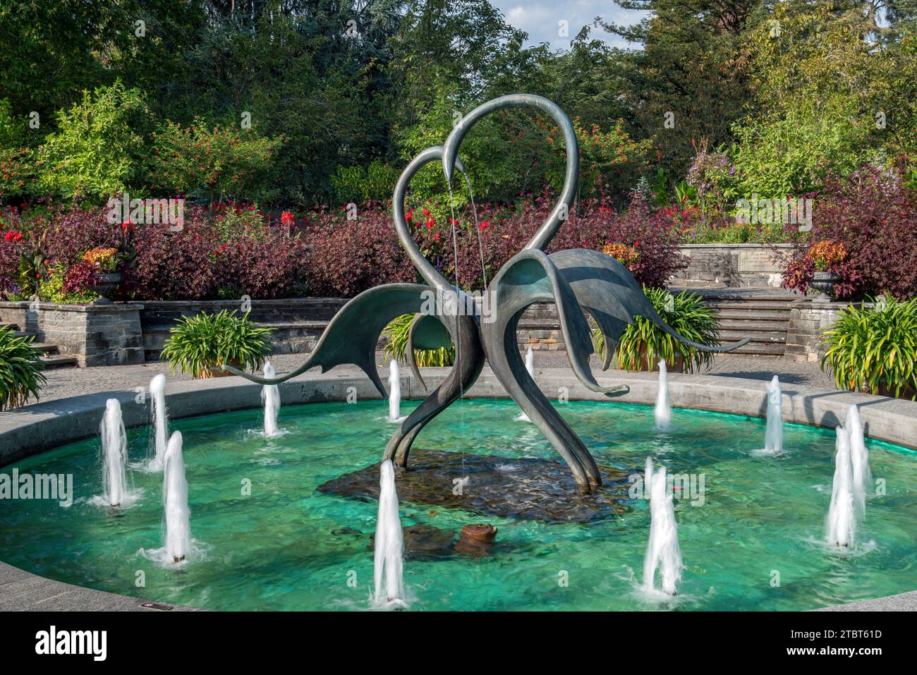 Fontaine dans le parc sur l'île de Mainau, lac de Constance, Bade-Württemberg, Allemagne, Europe Banque D'Images Fontaine dans le parc sur l'île de Mainau, lac de Constance, Bade-Württemberg, Allemagne, Europe Banque D'Images