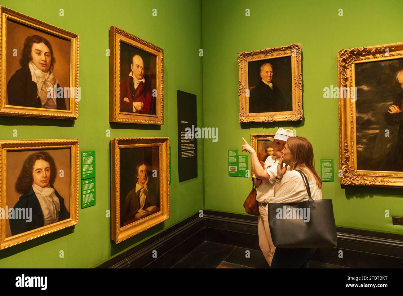 Angleterre, Londres, National Portrait Gallery, vue intérieure avec les visiteurs Banque D'Images