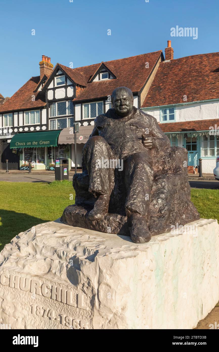 L'Angleterre, Kent, Westerham, Winston Churchill Statue Banque D'Images