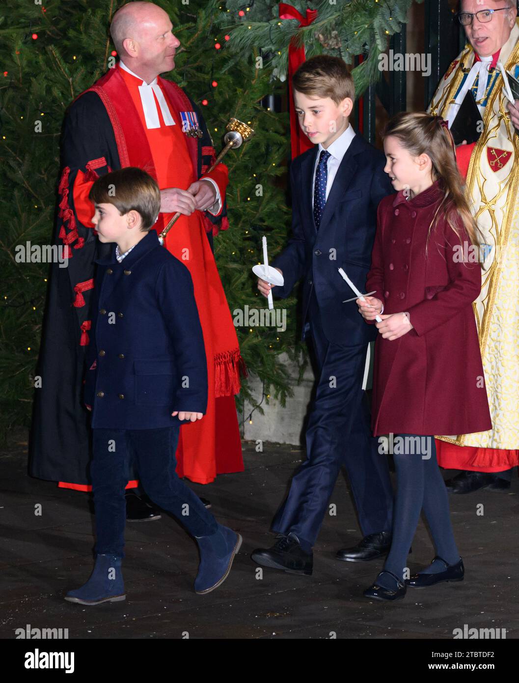 Londres, Royaume-Uni. 8 décembre 2023. La Princesse de Galles, le Prince de Galles, le Prince George, la Princesse Charlotte et le Prince Louis assistent ensemble à Christmas Carol Service, Westminster Abbey, Londres. Crédit : Doug Peters/EMPICS/Alamy Live News Banque D'Images