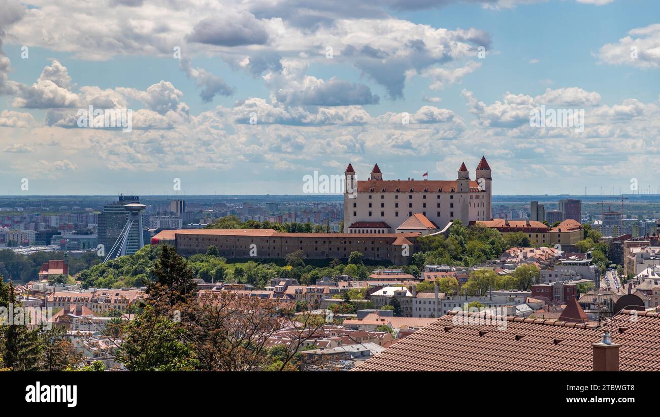 Une image du château de Bratislava vu d'un point de vue Banque D'Images