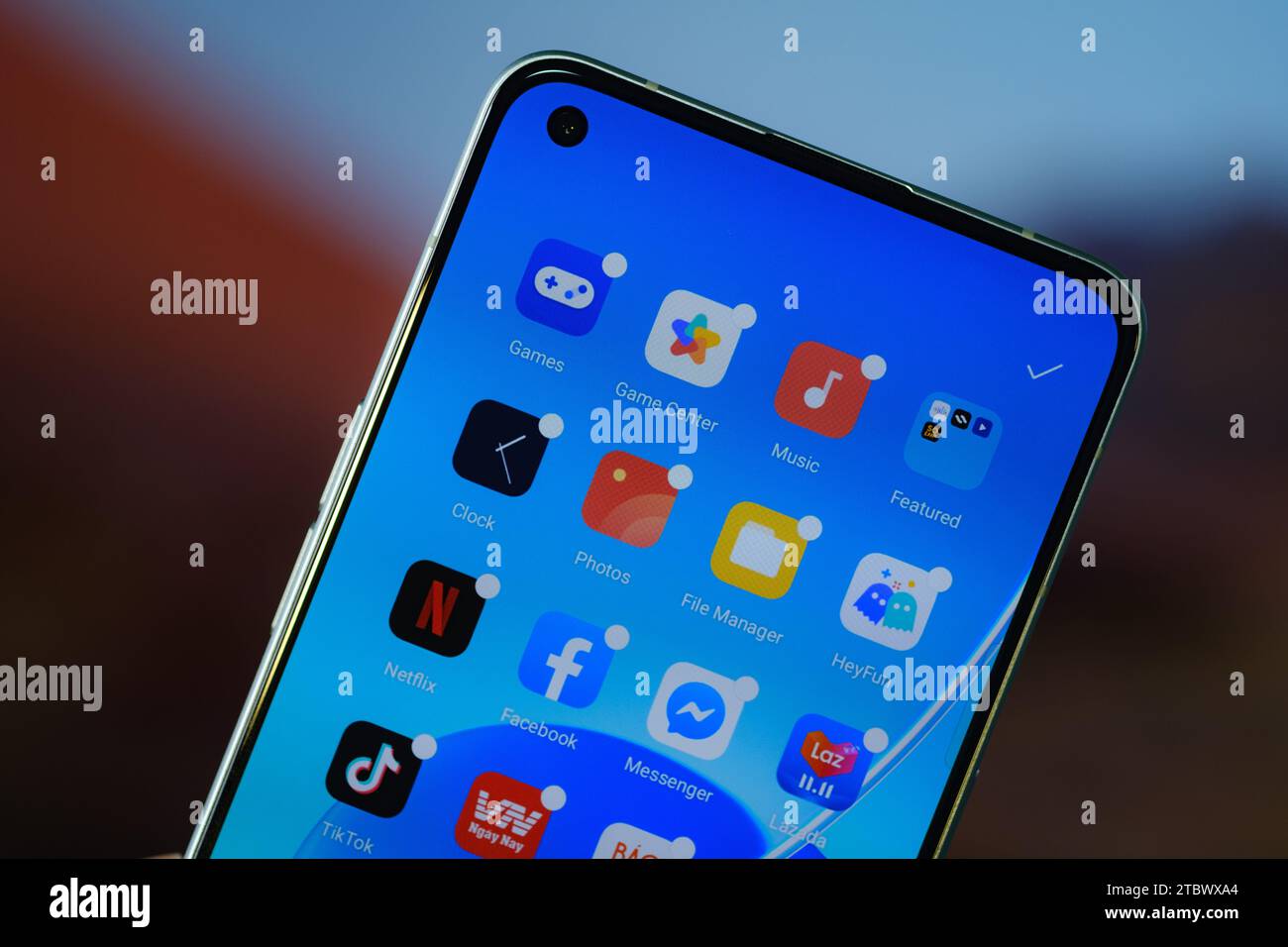 HCMC, VN - décembre 2023. Smartphone OPPO Reno 6 Pro Banque D'Images