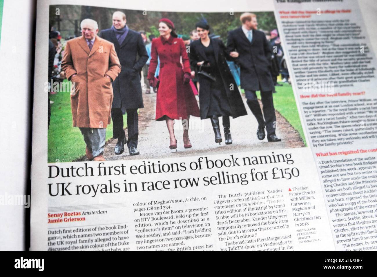 « Les premières éditions néerlandaises du livre nommant les royaux britanniques dans la course se vendant pour £150 » Guardian titre du journal 29 novembre 2023 King Charles Kate article Royaume-Uni Banque D'Images