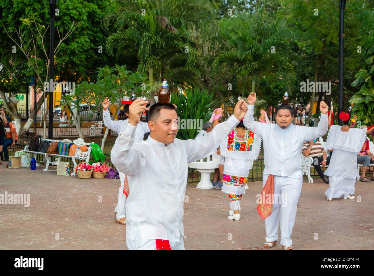 Valladolid, Yucatan, Mexique, Hupil dansant à un zocalo de Valladolid, éditorial seulement. Banque D'Images