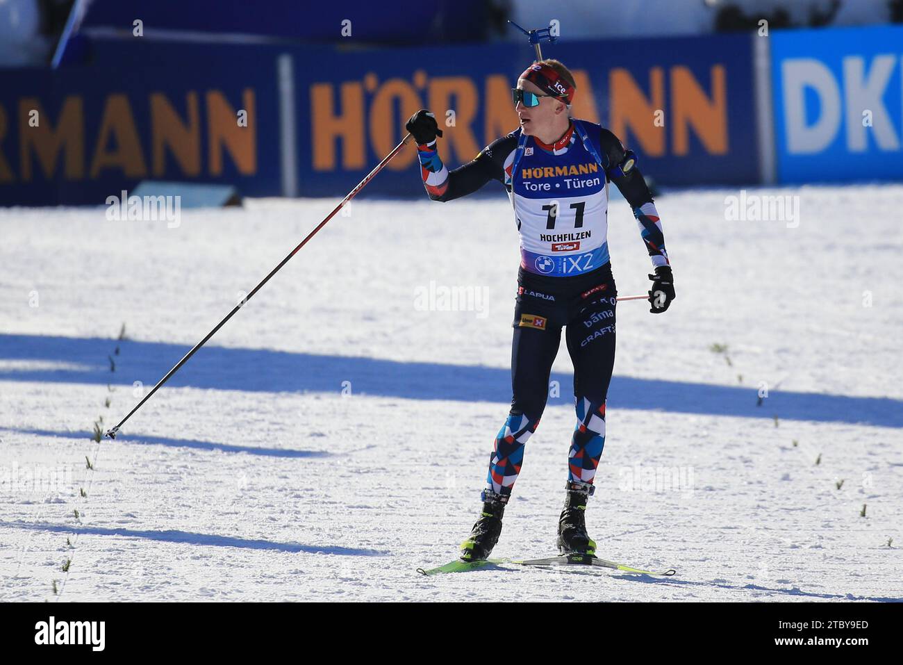 Hochfilzen, Tyrol, Autriche. 9 décembre 2023. 2023 BMW IBU World Cup Biathlon, jour 2 ; Johannes Thingnes BoE (NOR) arrive sur la ligne d'arrivée crédit : action plus Sports/Alamy Live News Banque D'Images